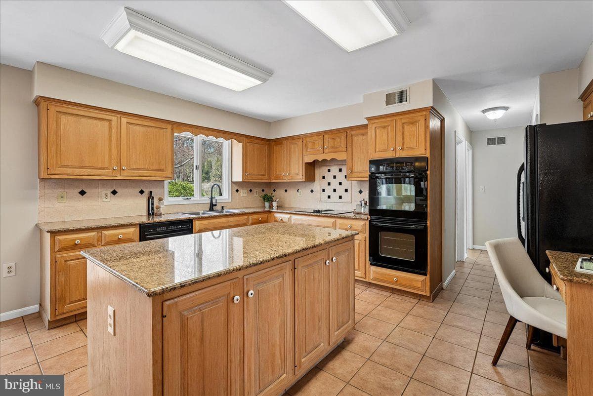14351 Rosefinch Circle photo 17