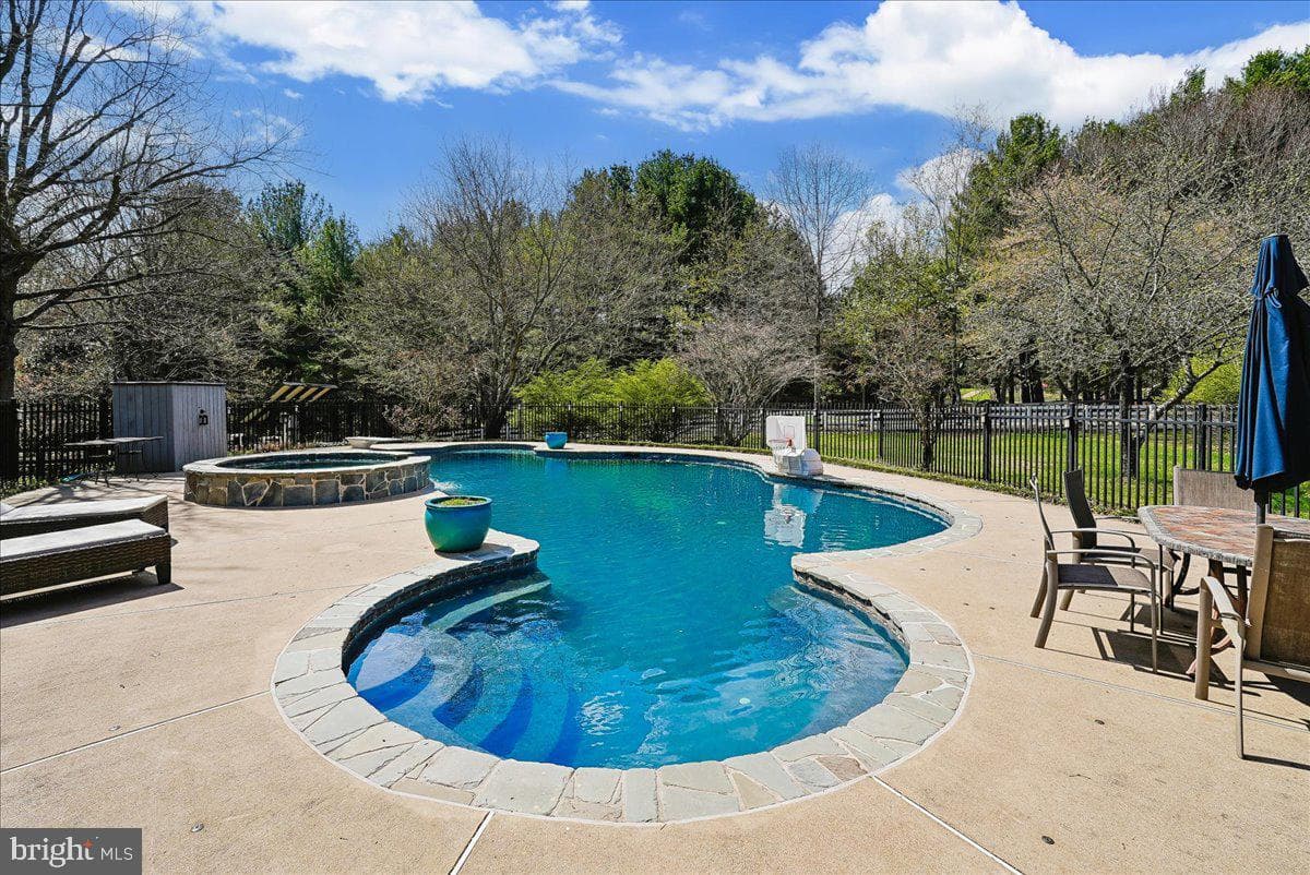 14351 Rosefinch Circle photo 25