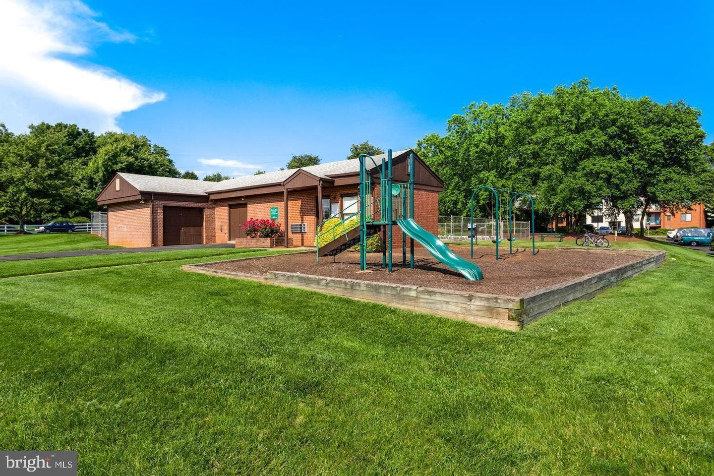125 Clubhouse Drive SW #1 photo 25