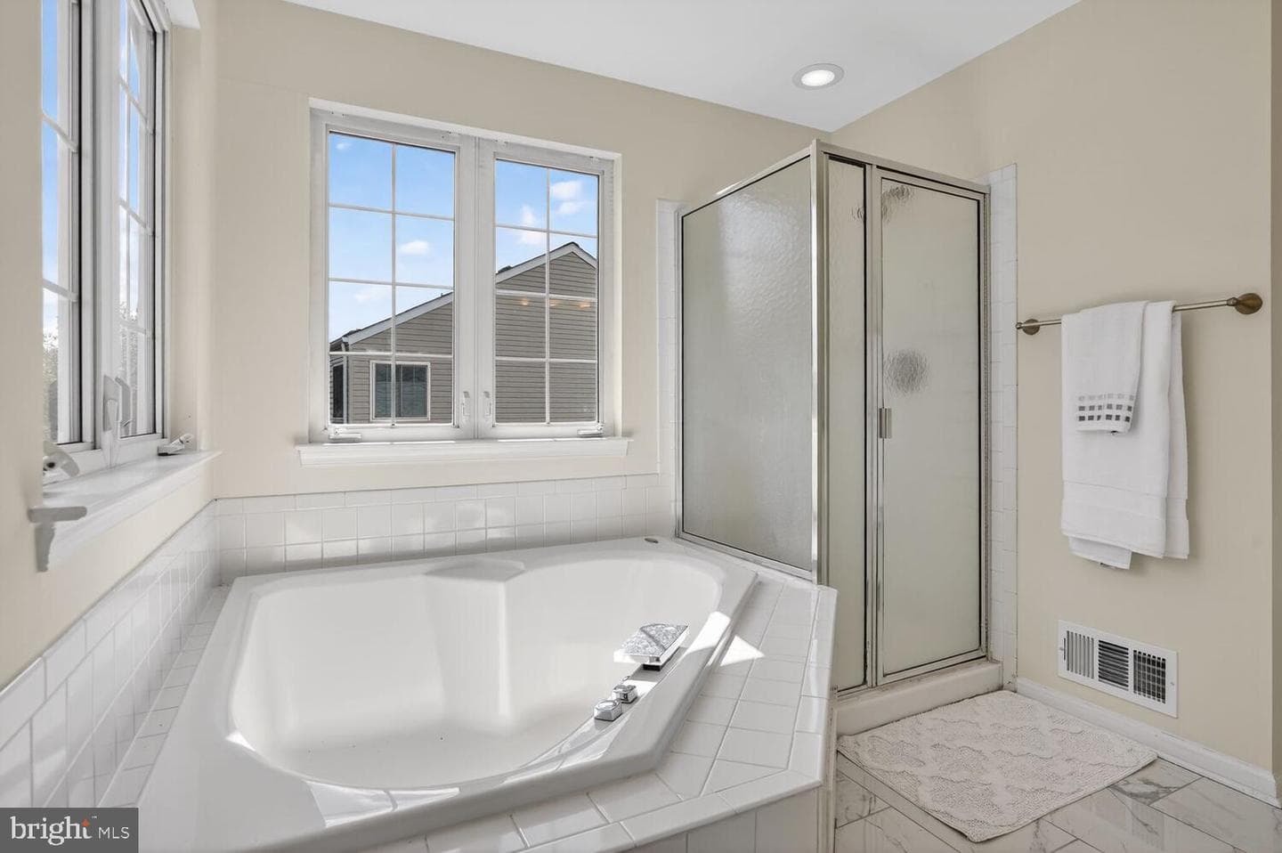 20686 Pomeroy Court photo 28