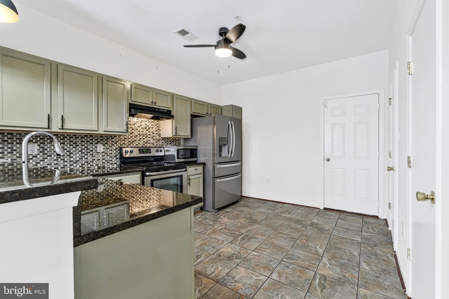 43662 Mcdowell Square photo 10