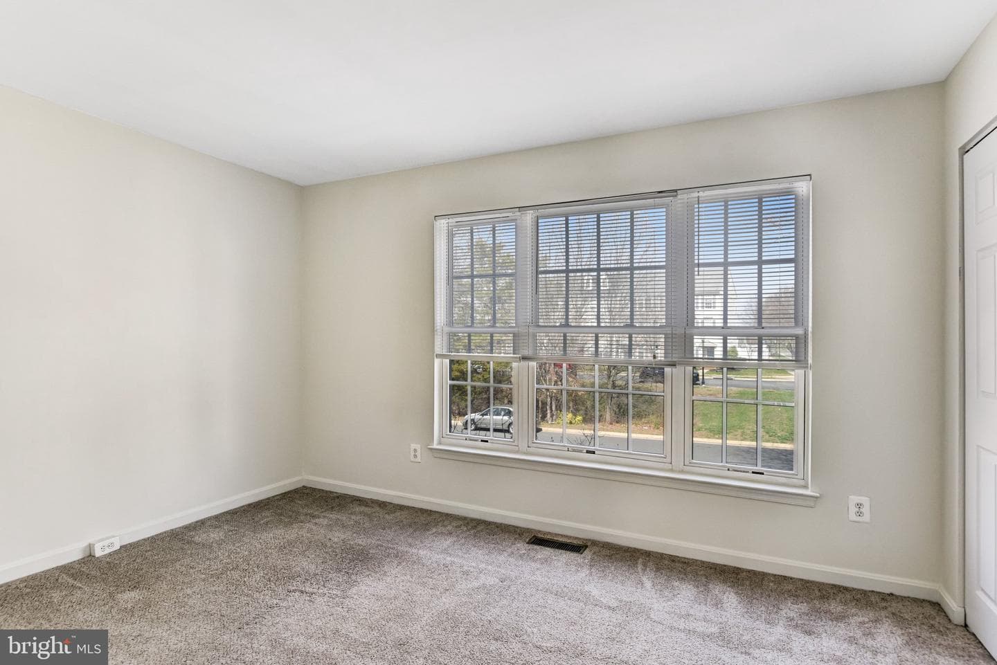 42847 Pilgrim Square photo 14
