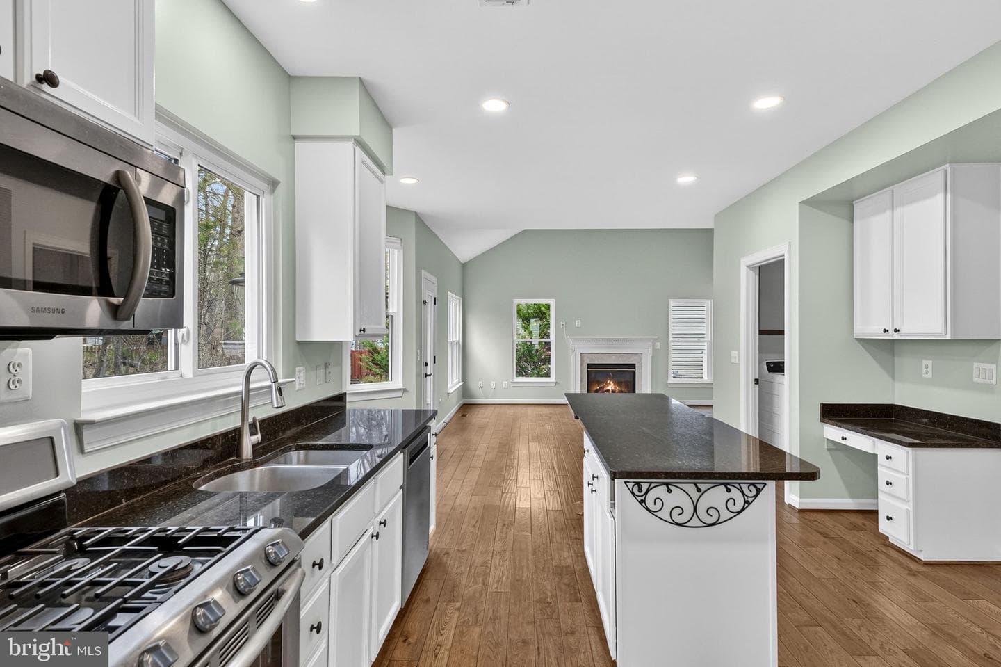 42943 Gotham Way photo 13