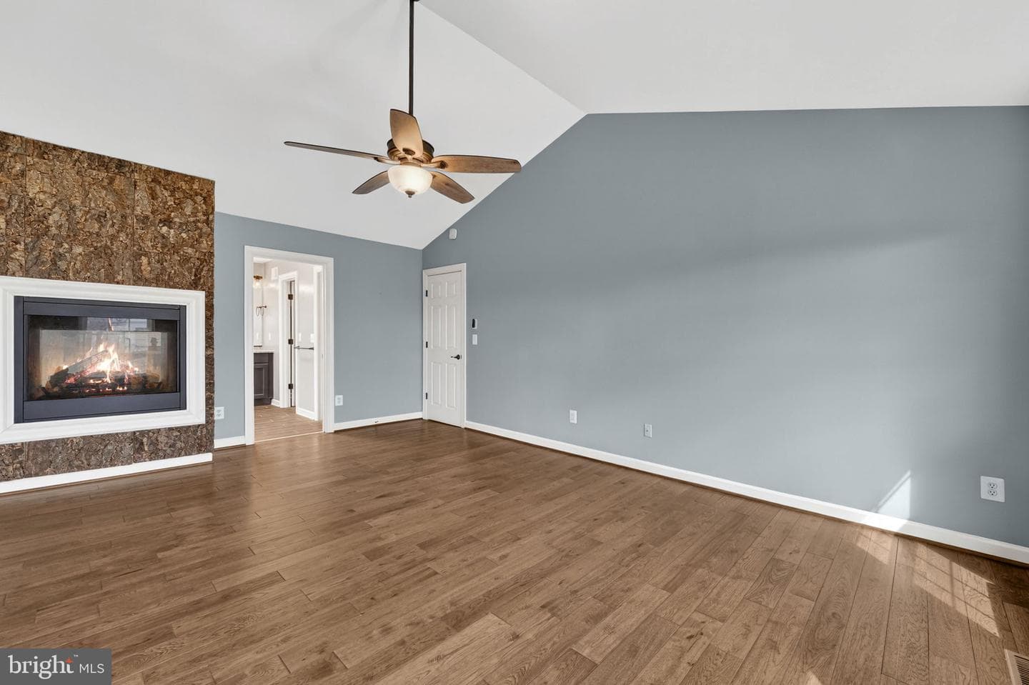 42943 Gotham Way photo 23