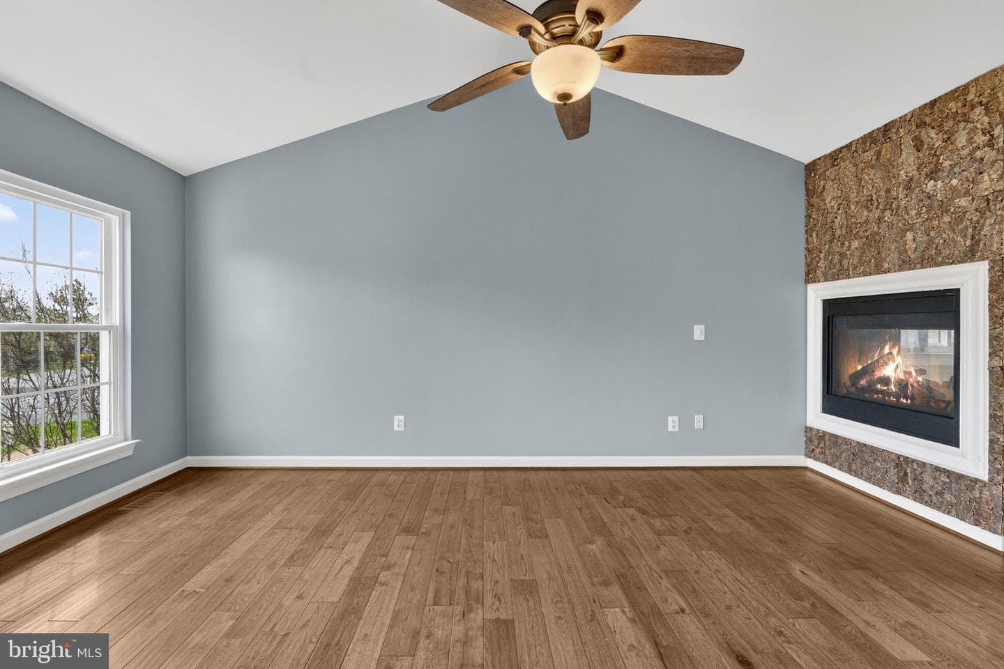 42943 Gotham Way photo 24