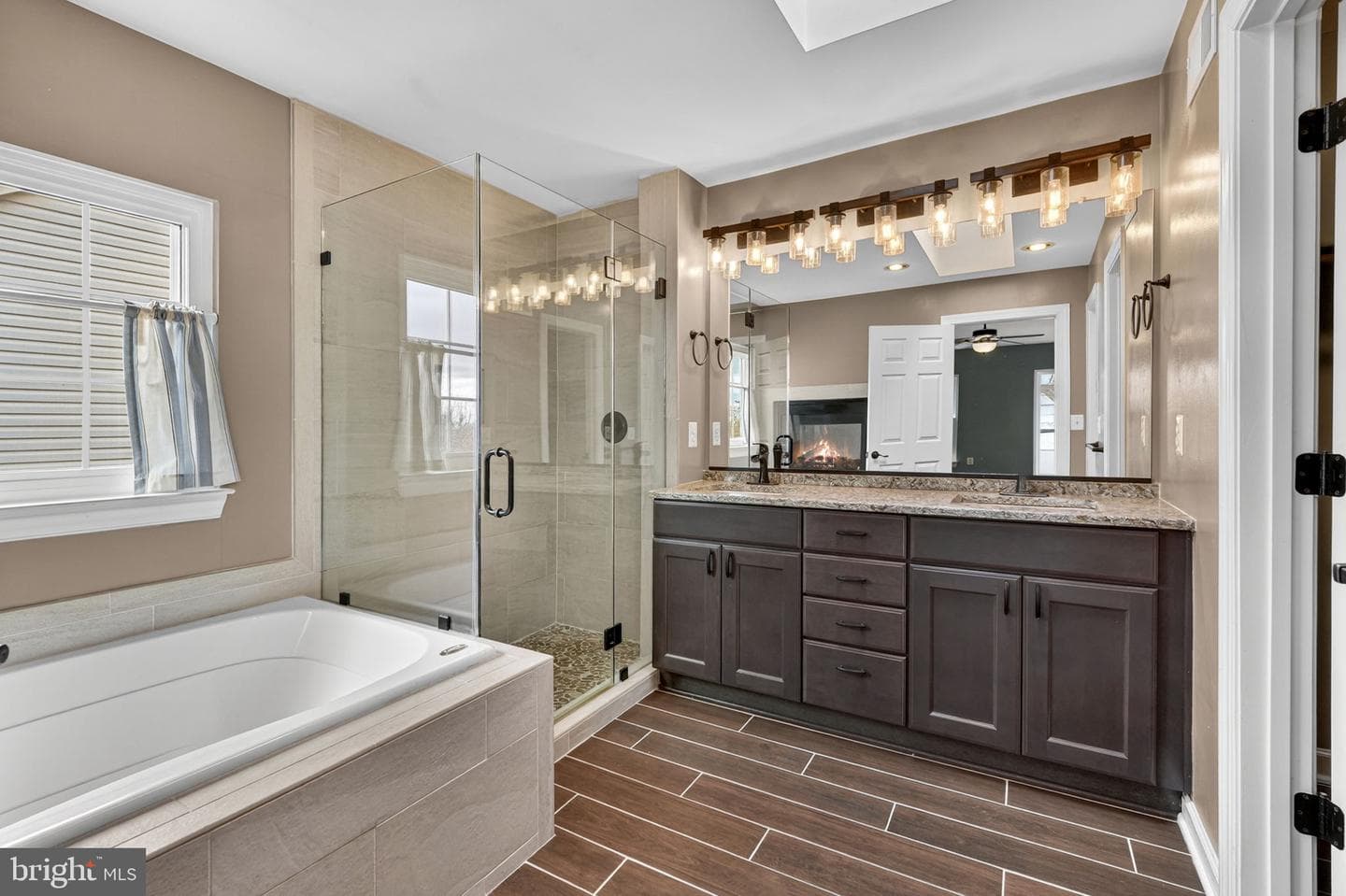 42943 Gotham Way photo 27