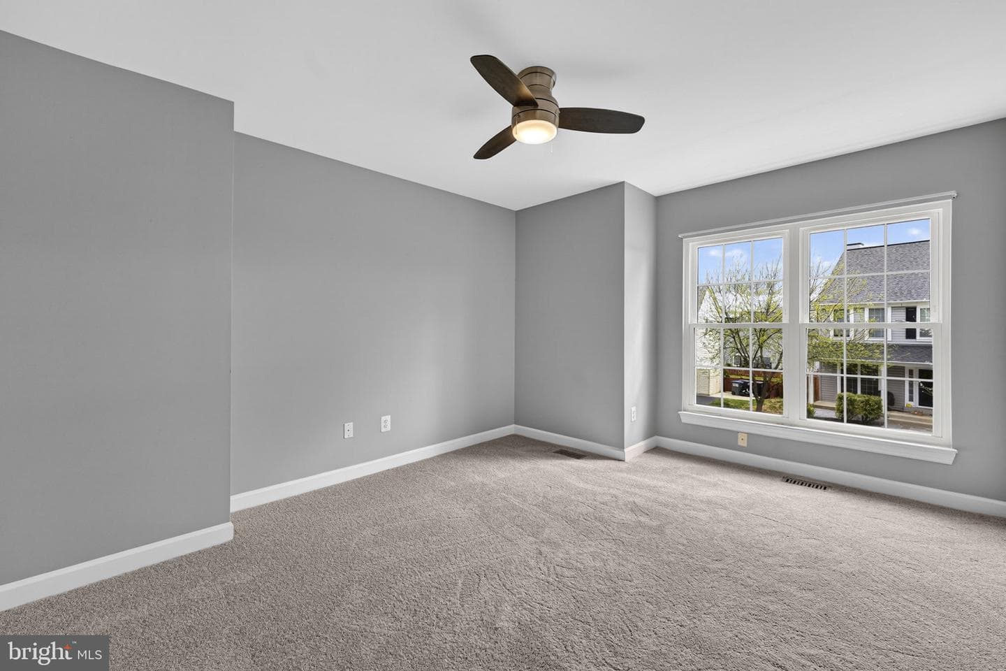 42943 Gotham Way photo 32