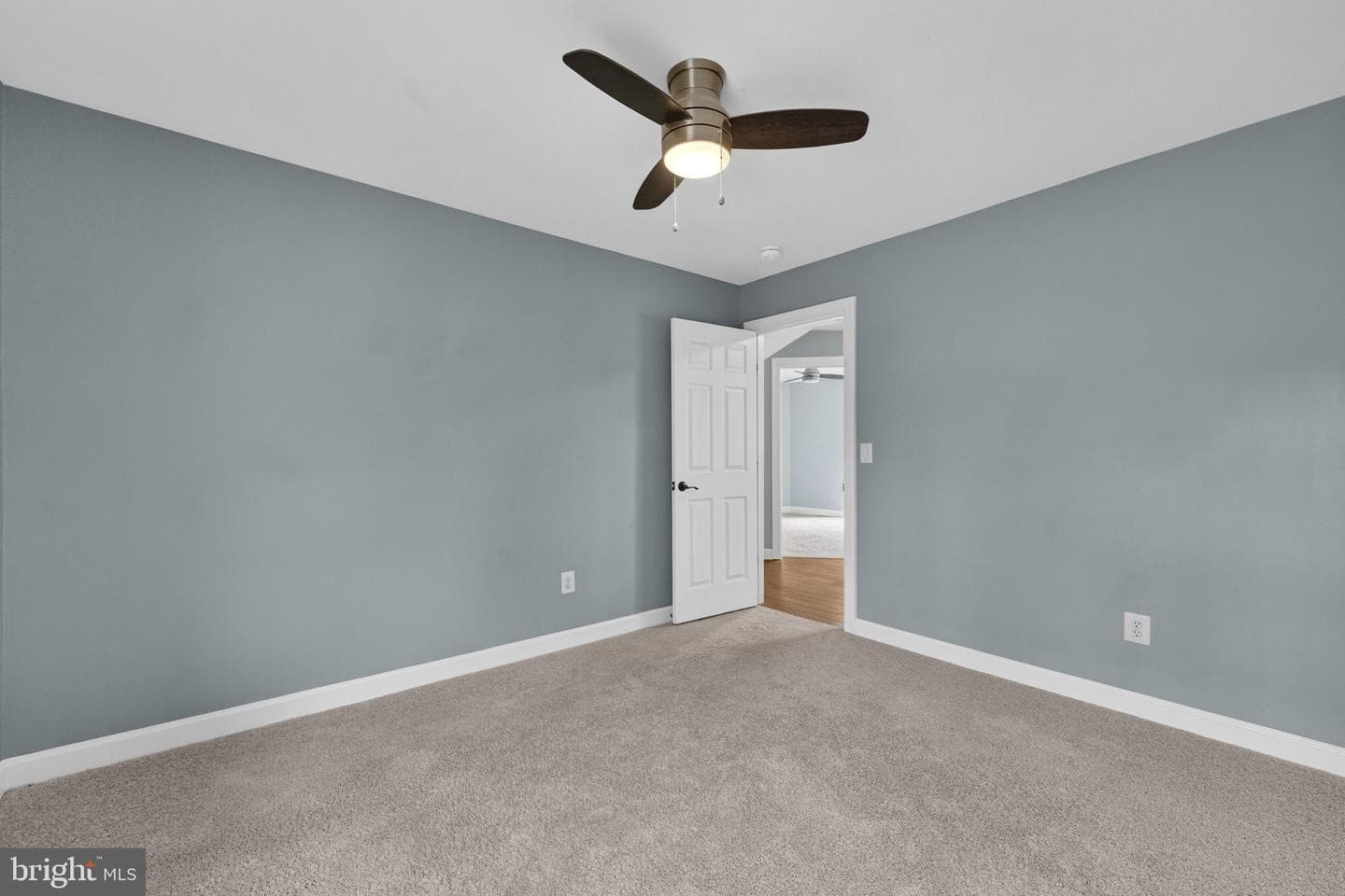 42943 Gotham Way photo 35