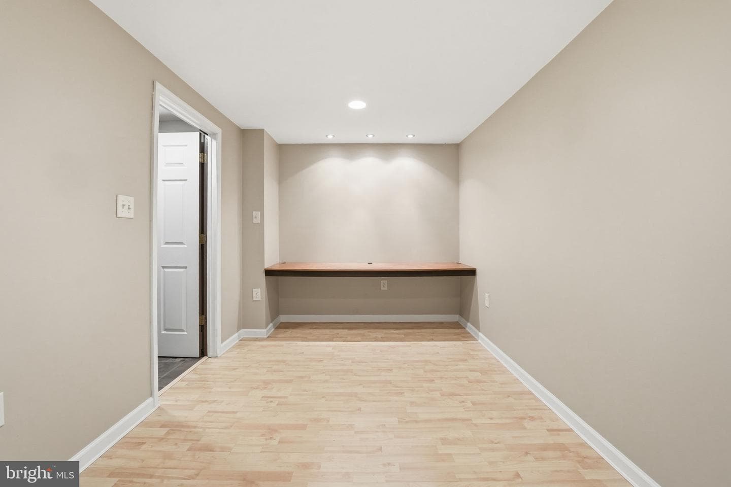 634 Meade Drive SW photo 36