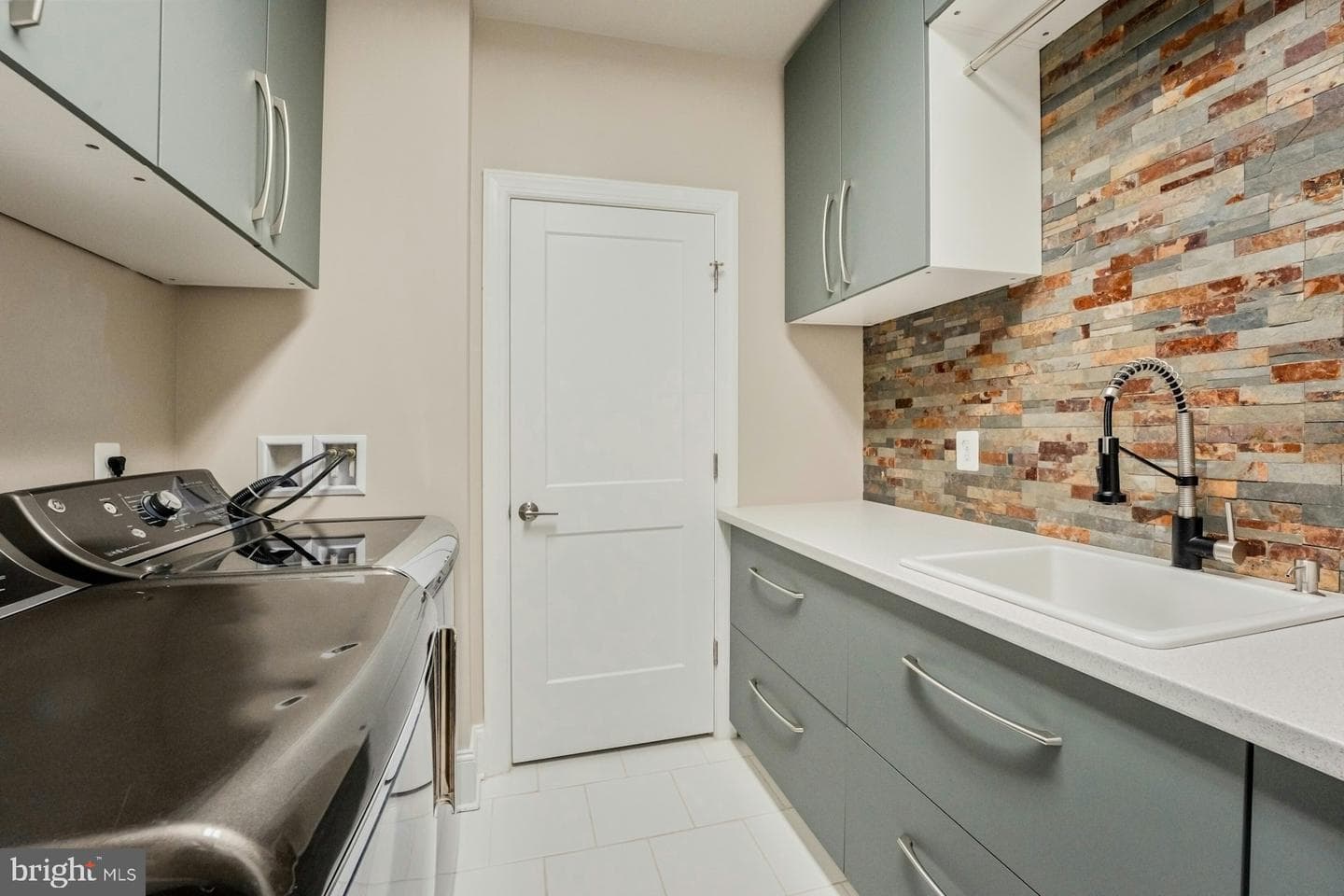 44665 Brushton Terrace photo 54