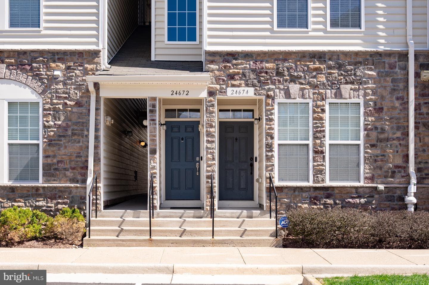 24672 Byrne Meadow Square photo 4