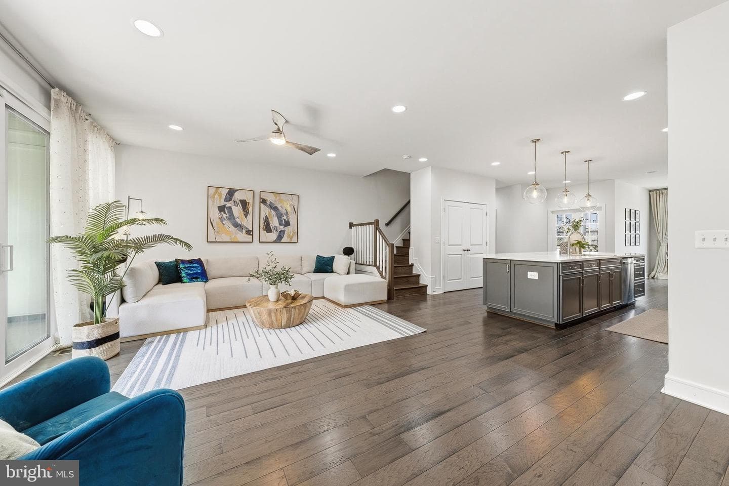 23117 Cottonwillow Square photo 6