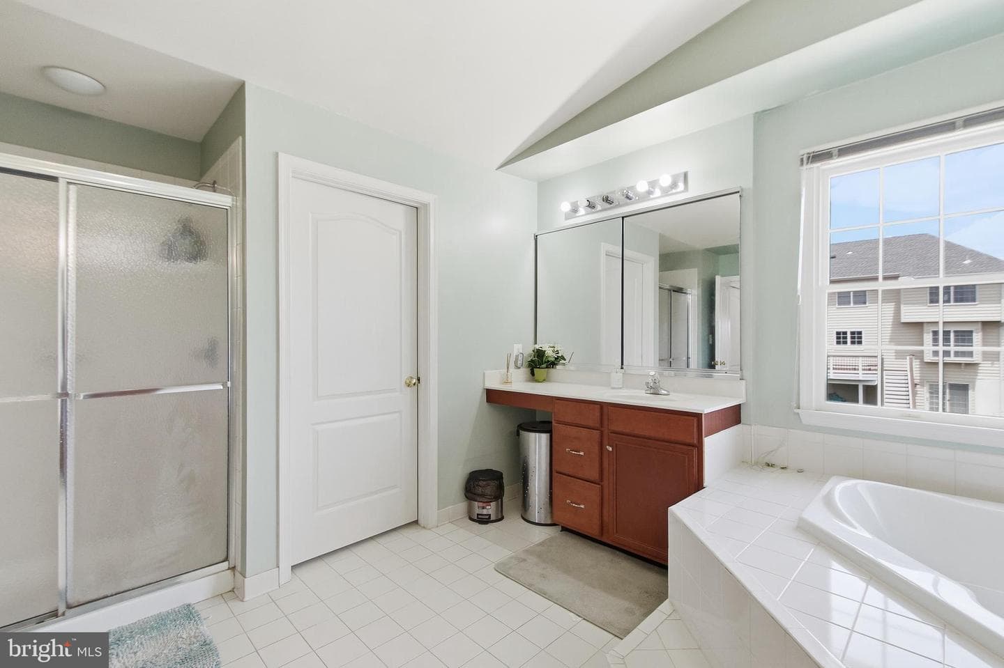 43679 Lucketts Bridge Circle photo 32