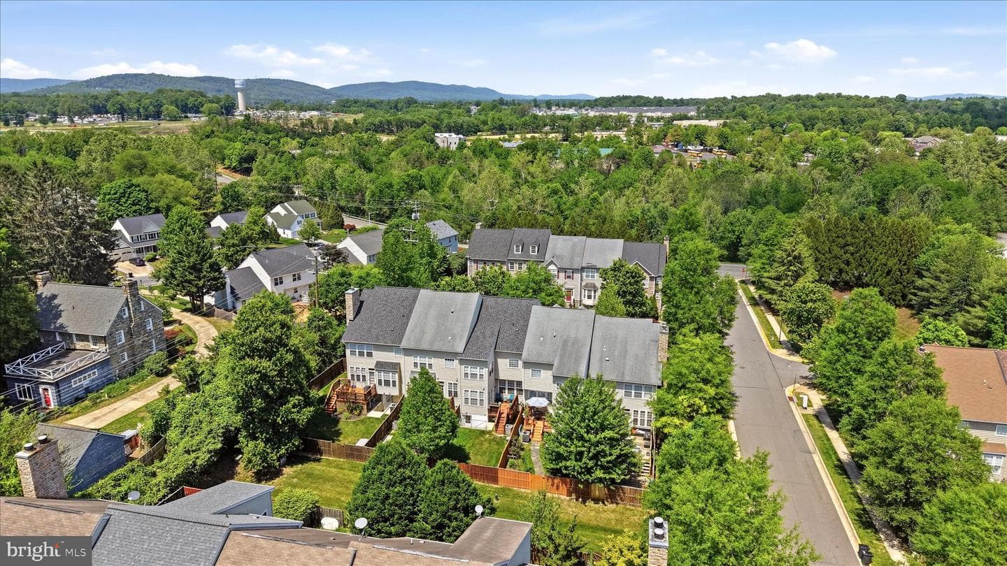 405 Leeds Ridge Court photo 54
