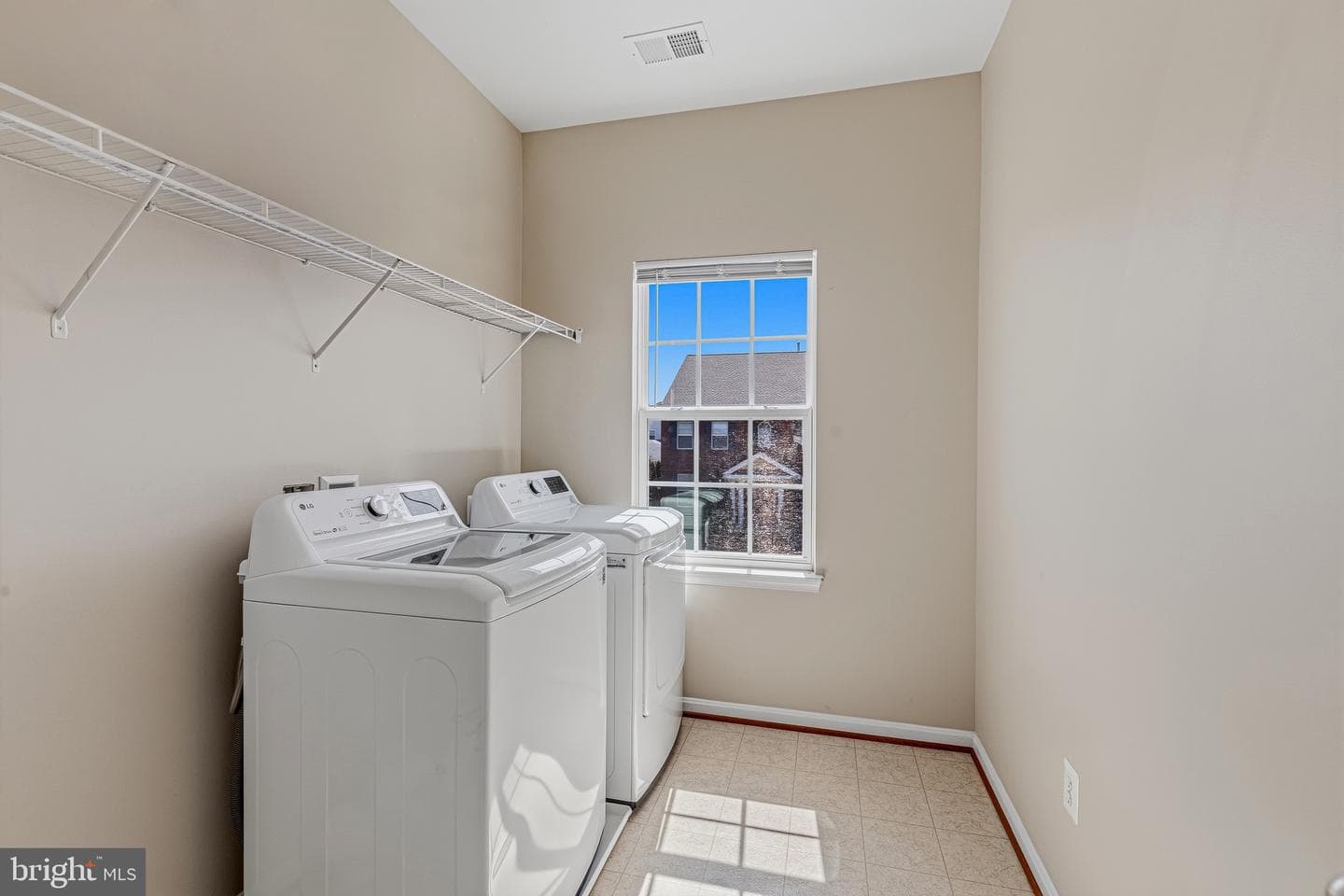 43172 Nikos Street photo 32