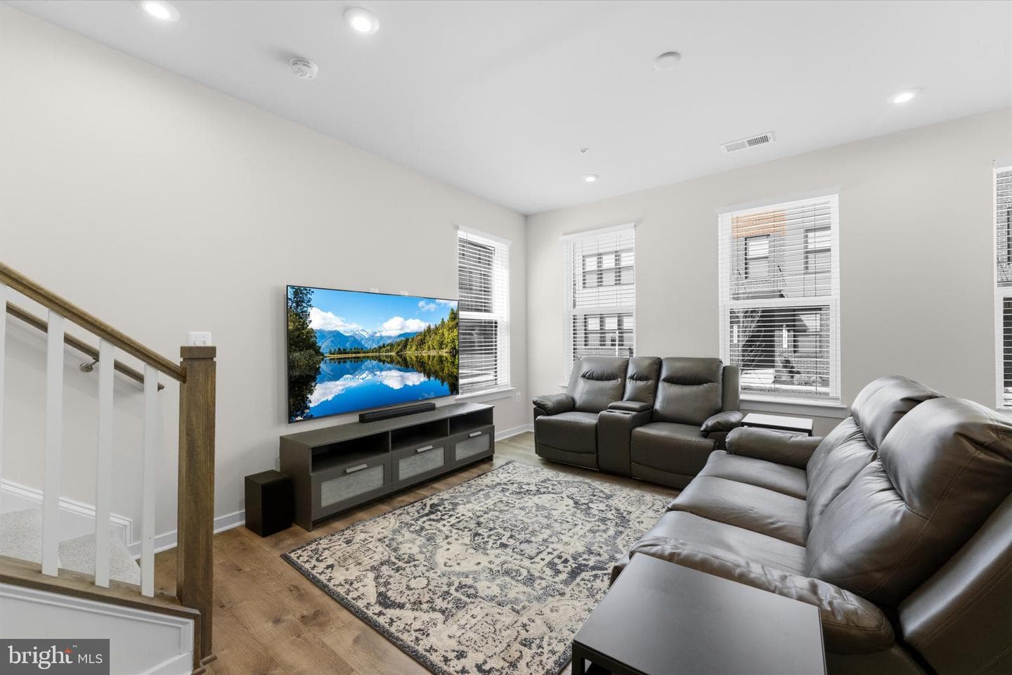 44625 Wolfhound Square photo 12
