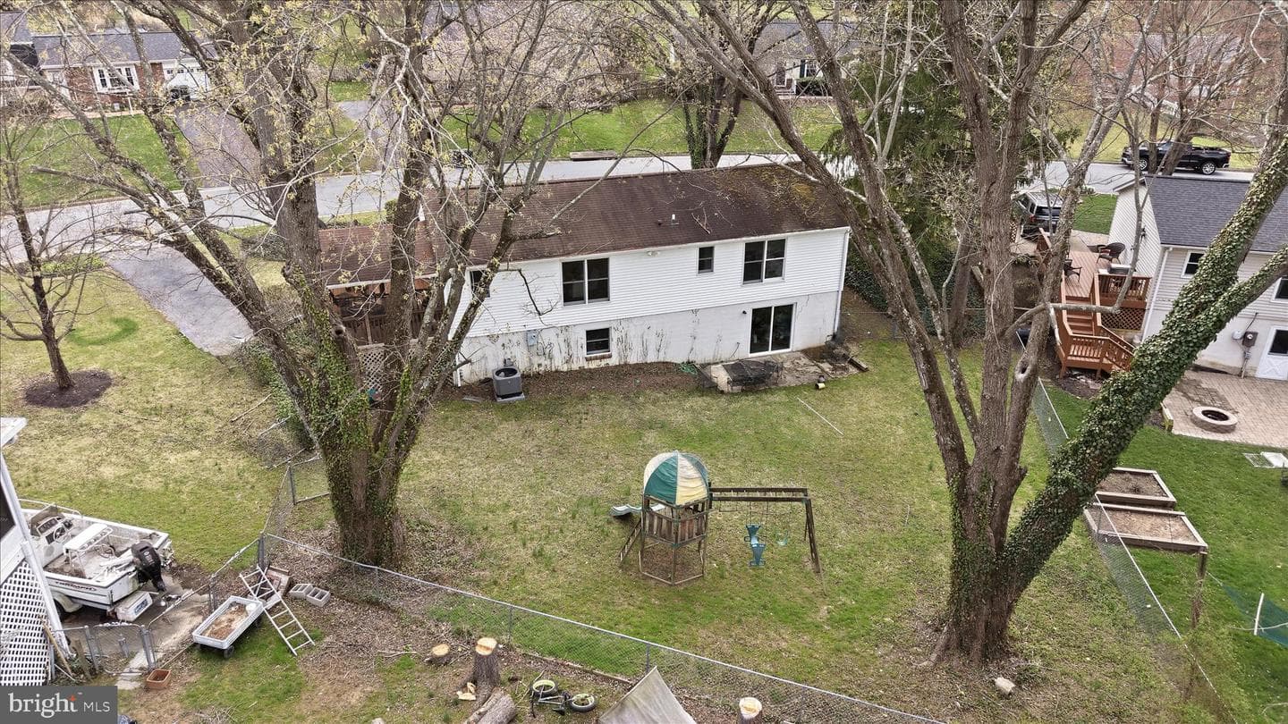 126 Applewood Court photo 30