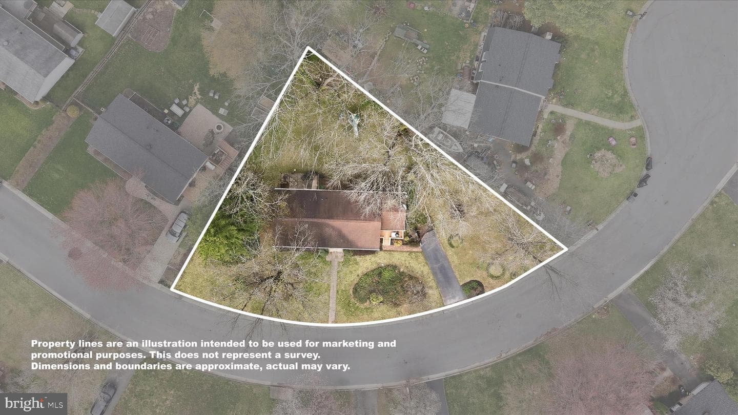 126 Applewood Court photo 37