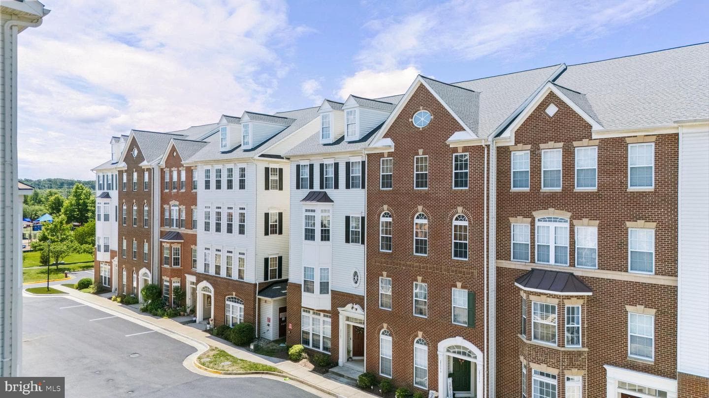 25381 Patriot Terrace, Aldie
