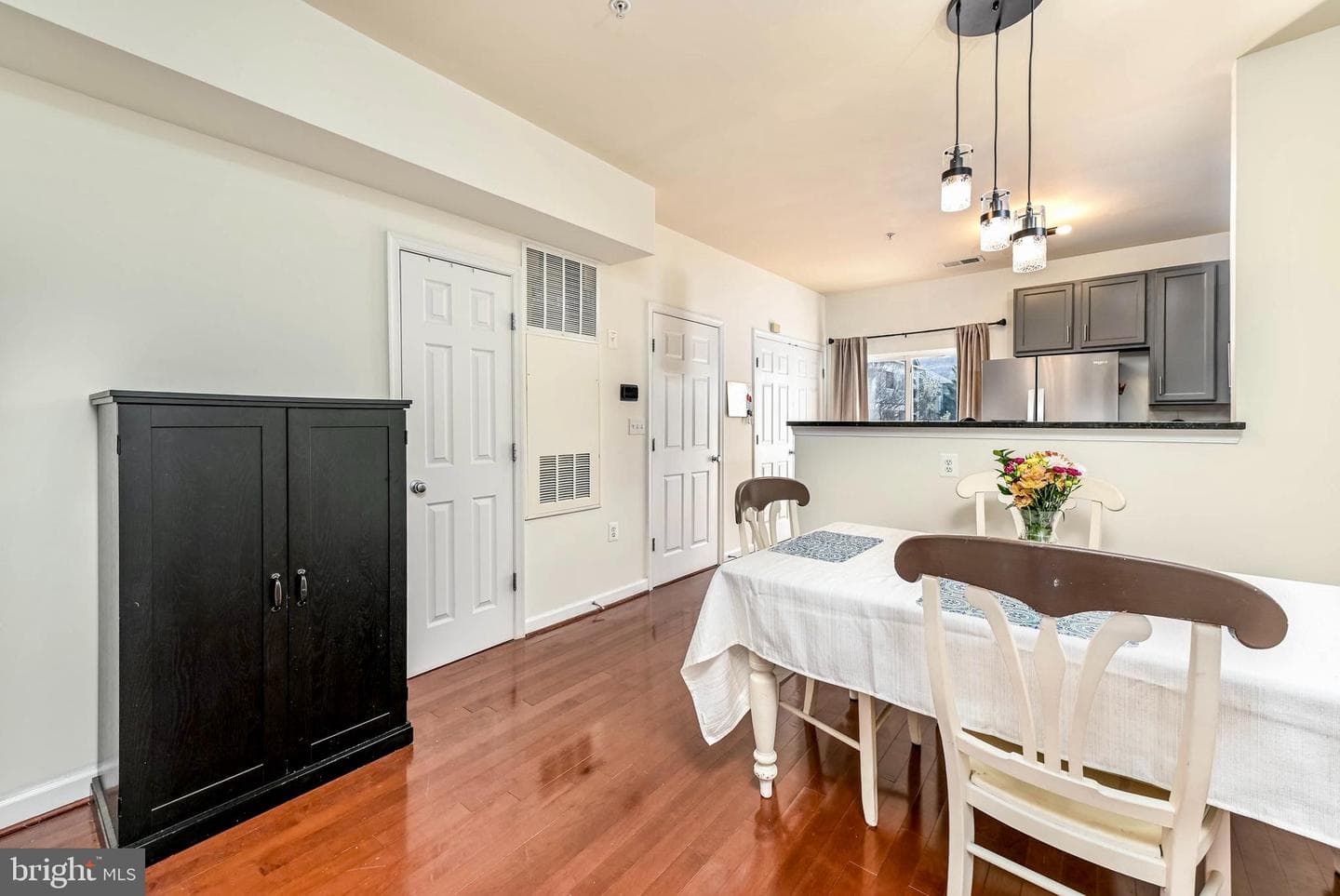 42526 Mayflower Terrace photo 4