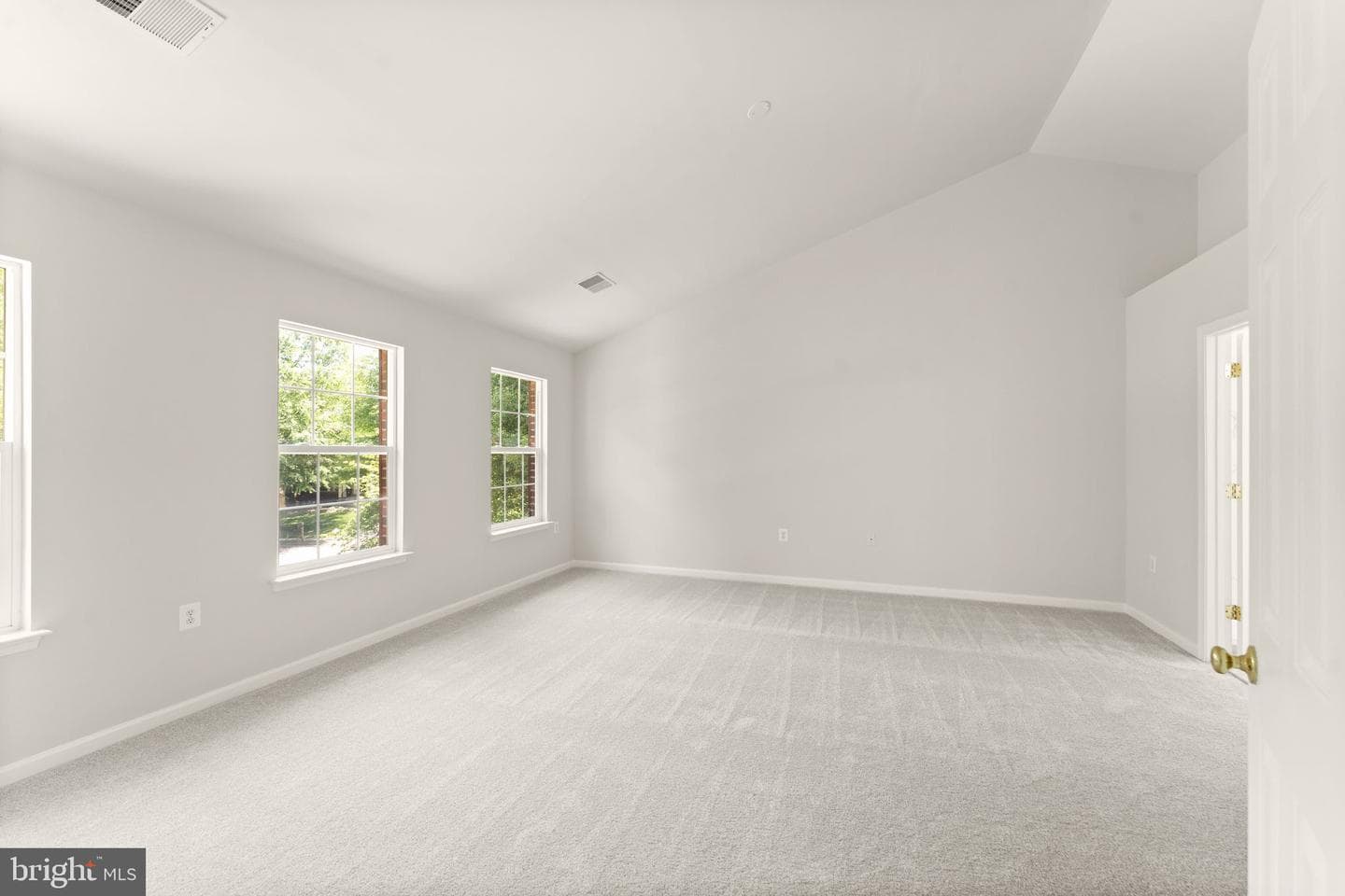 103 Bournville Court SE photo 35