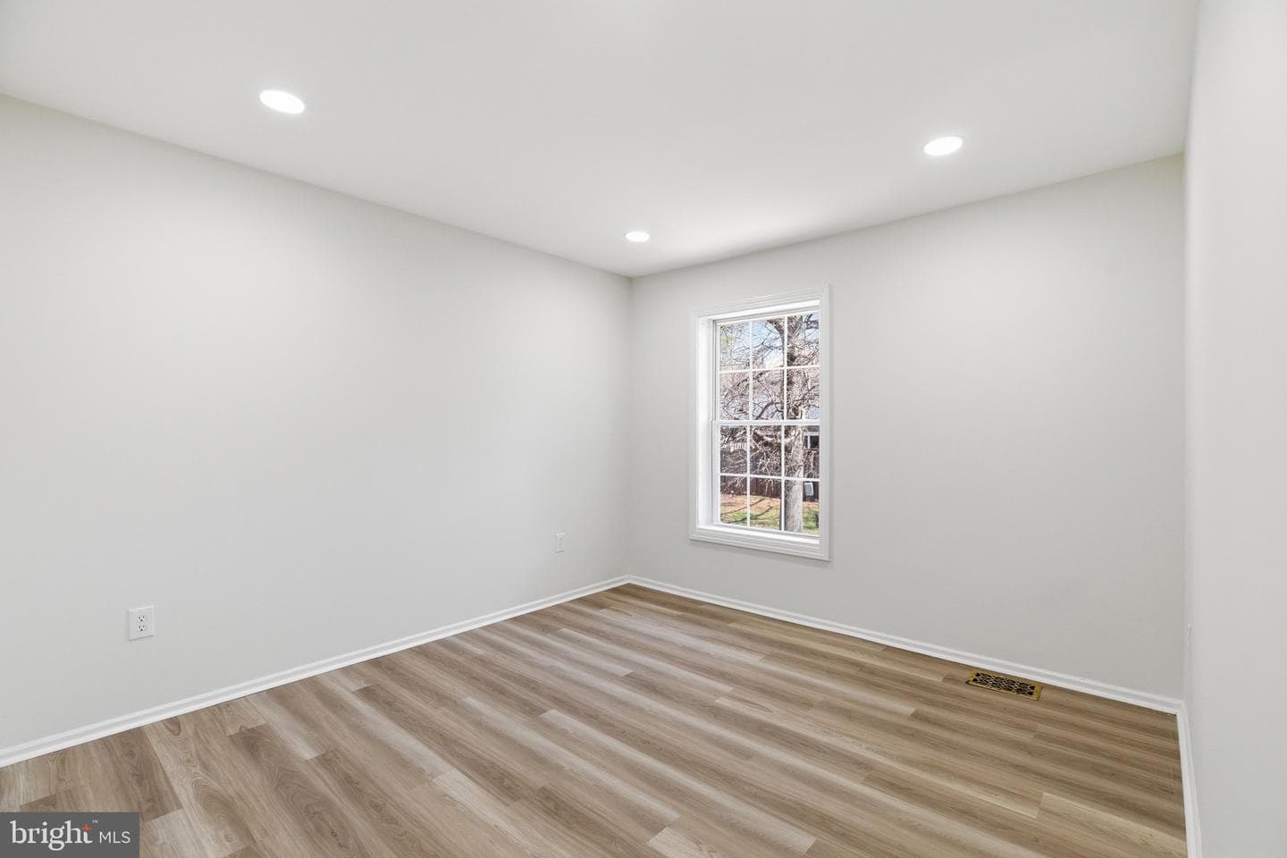 102 N Duke Drive photo 20