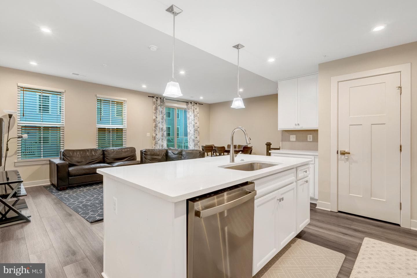 42558 Invergordon Terrace photo 16