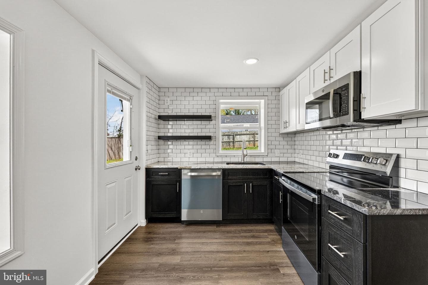 16920 Oliver Street photo 16