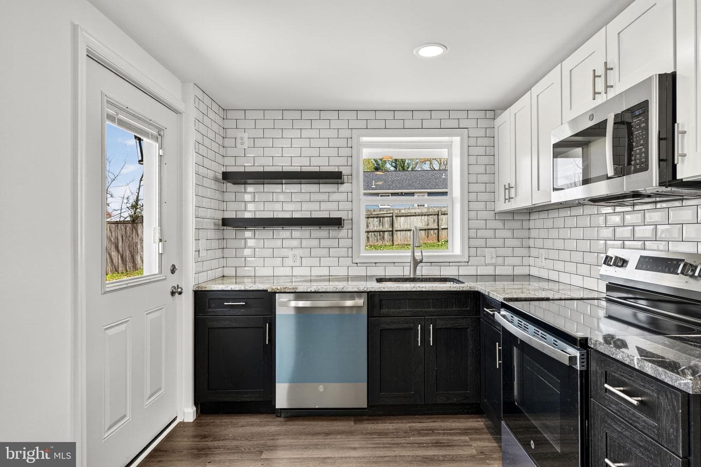 16920 Oliver Street photo 17