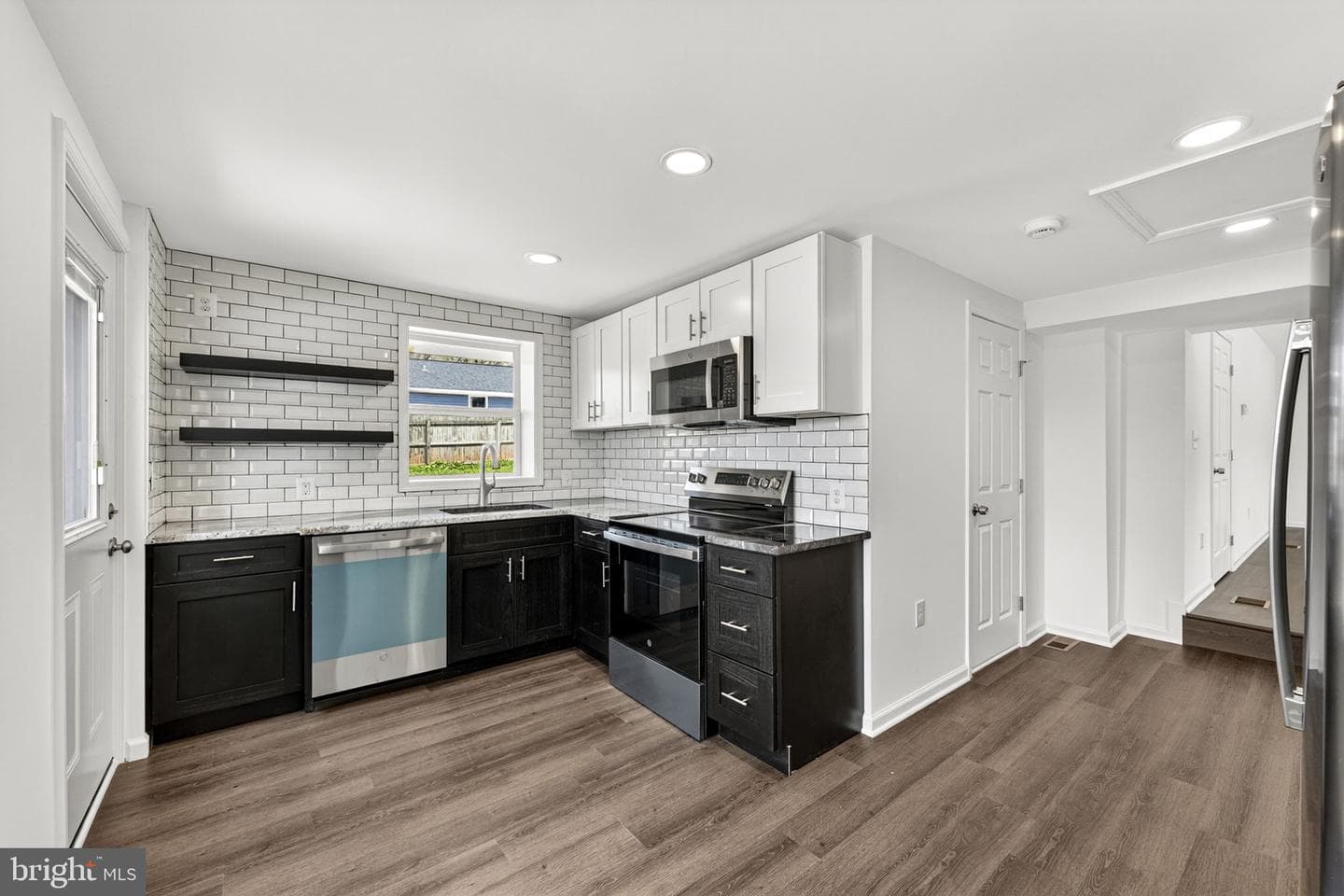 16920 Oliver Street photo 18