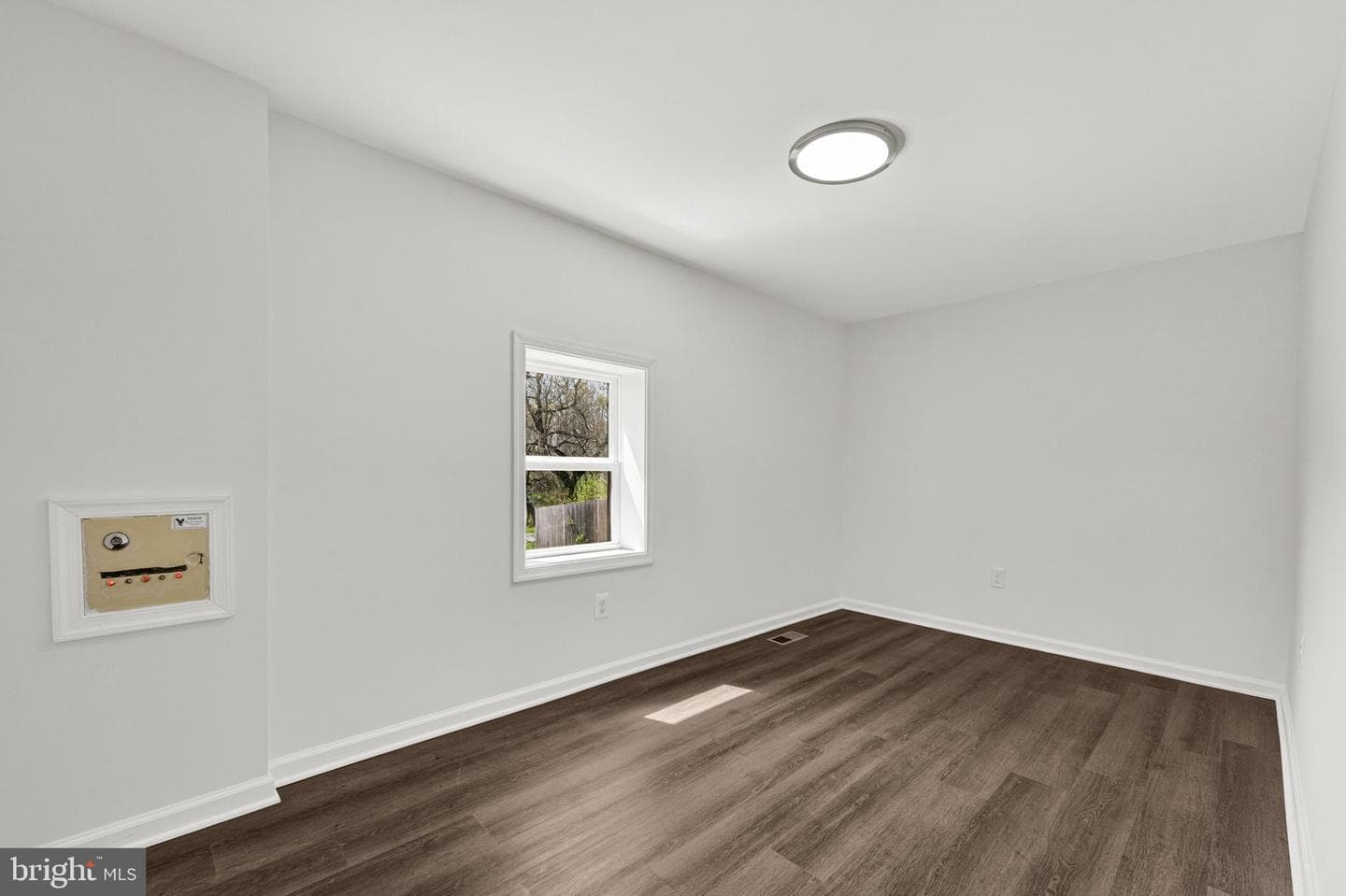 16920 Oliver Street photo 26