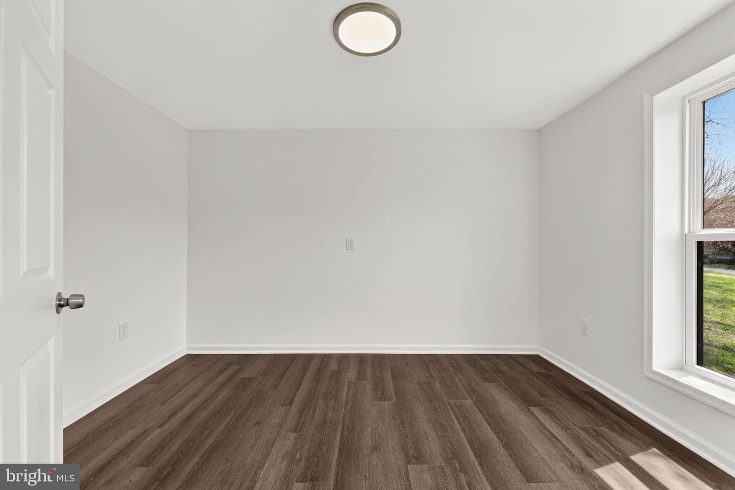16920 Oliver Street photo 32