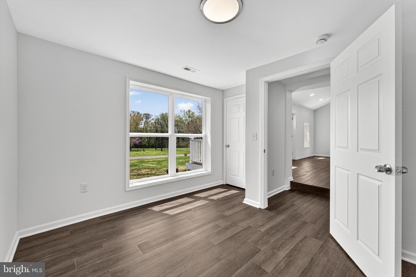 16920 Oliver Street photo 33