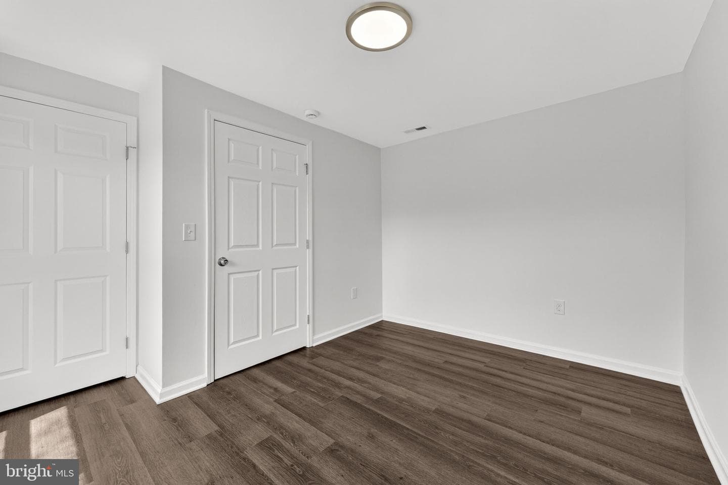 16920 Oliver Street photo 34