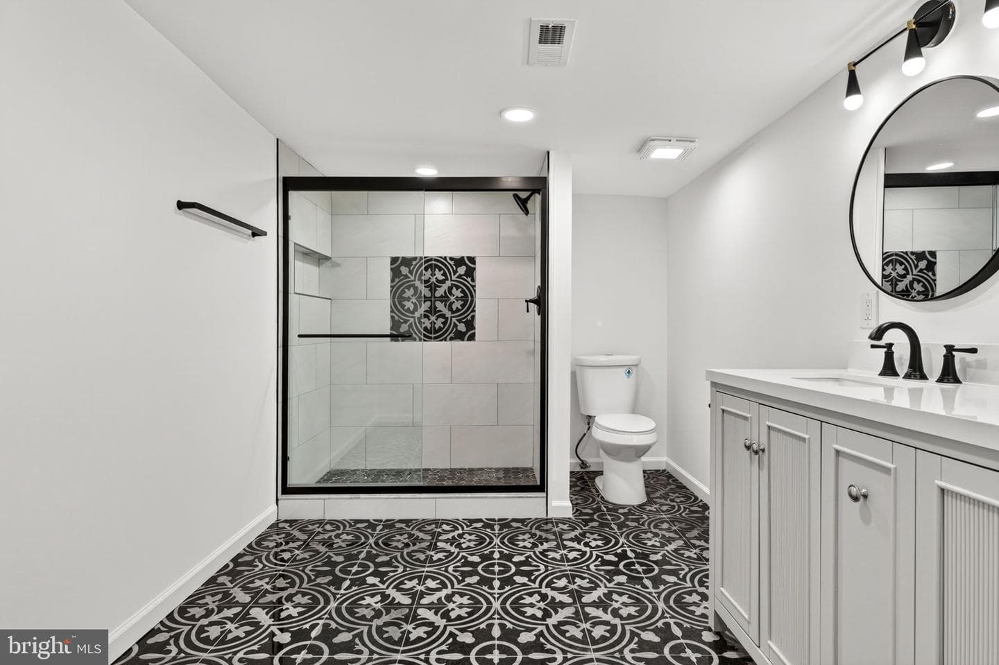 16920 Oliver Street photo 42
