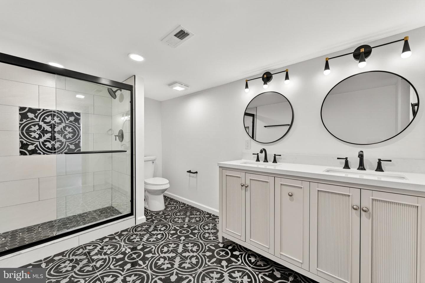 16920 Oliver Street photo 44