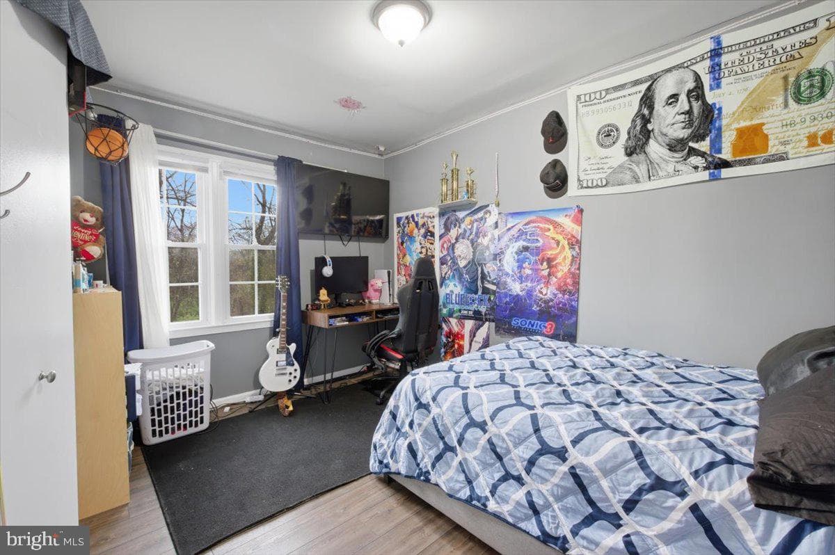 1042 Tottenham Court photo 27