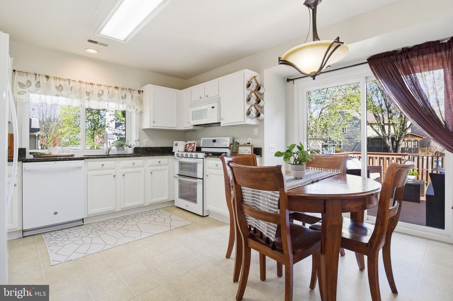 604 Longfellow Drive NE photo 13