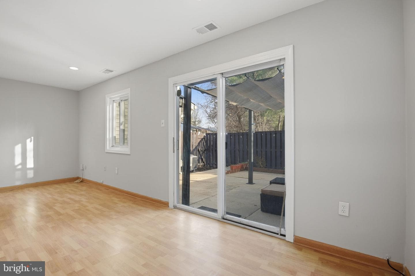 219 Willow Terrace photo 10