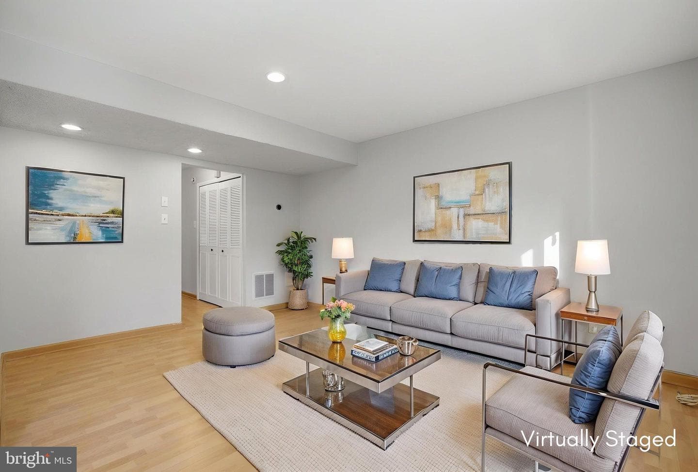 219 Willow Terrace photo 2