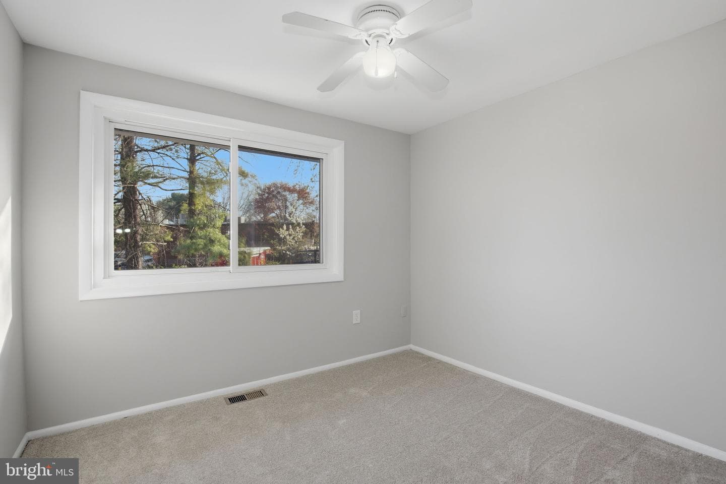 219 Willow Terrace photo 22