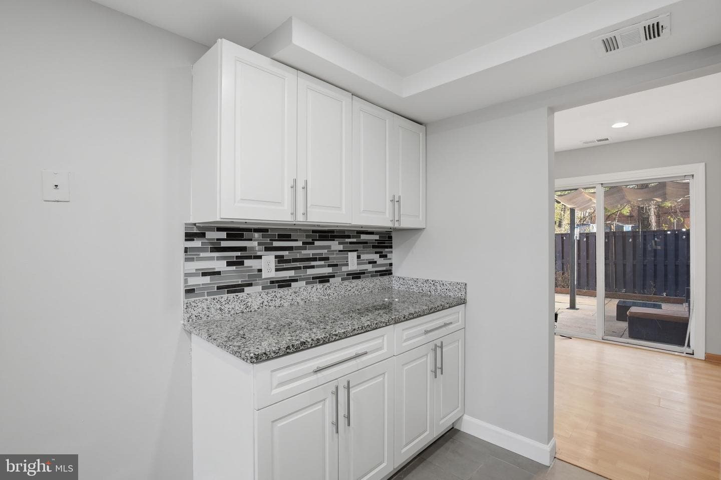 219 Willow Terrace photo 6