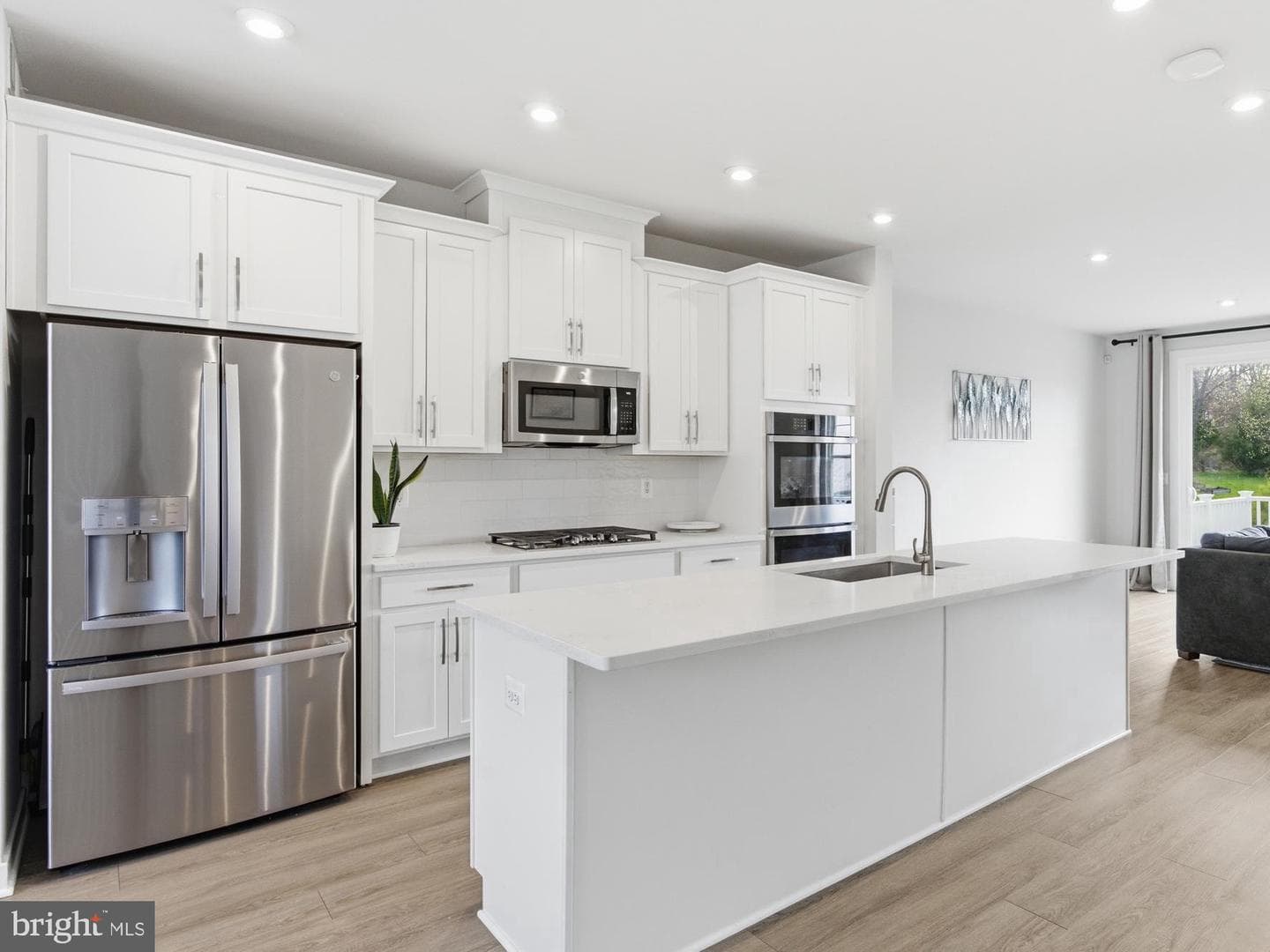 24173 Thurso Square photo 10