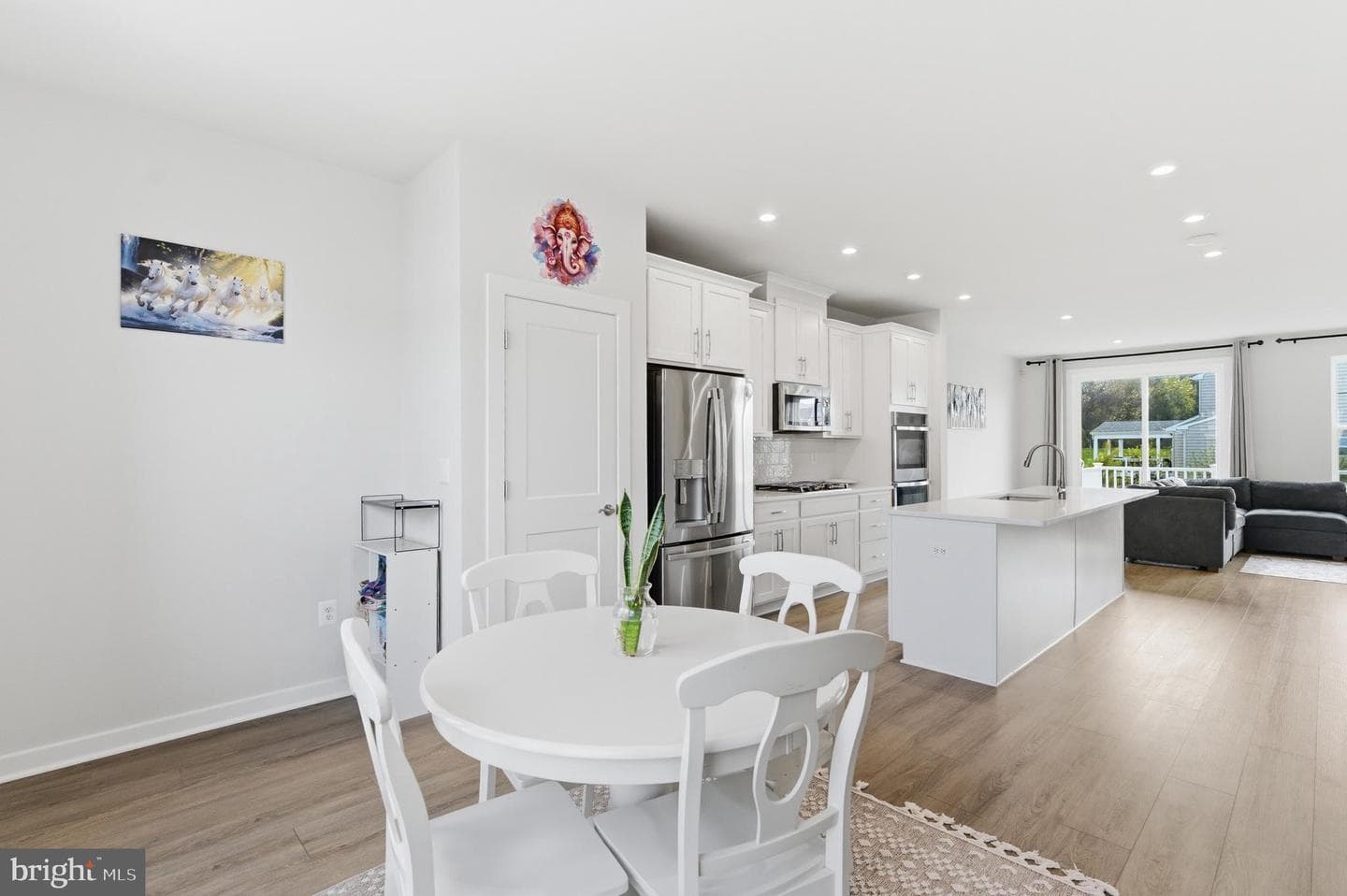 24173 Thurso Square photo 16
