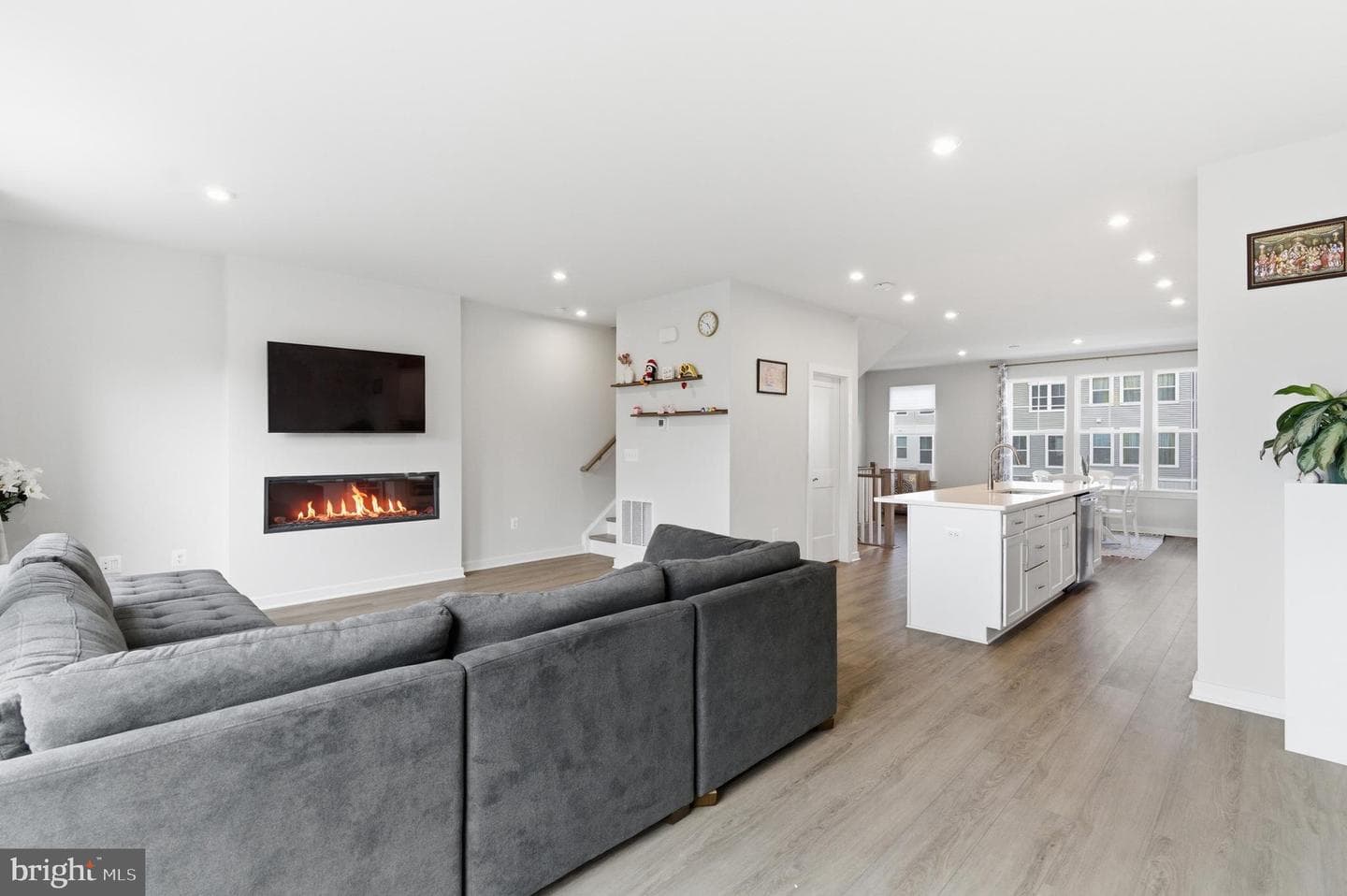 24173 Thurso Square photo 19