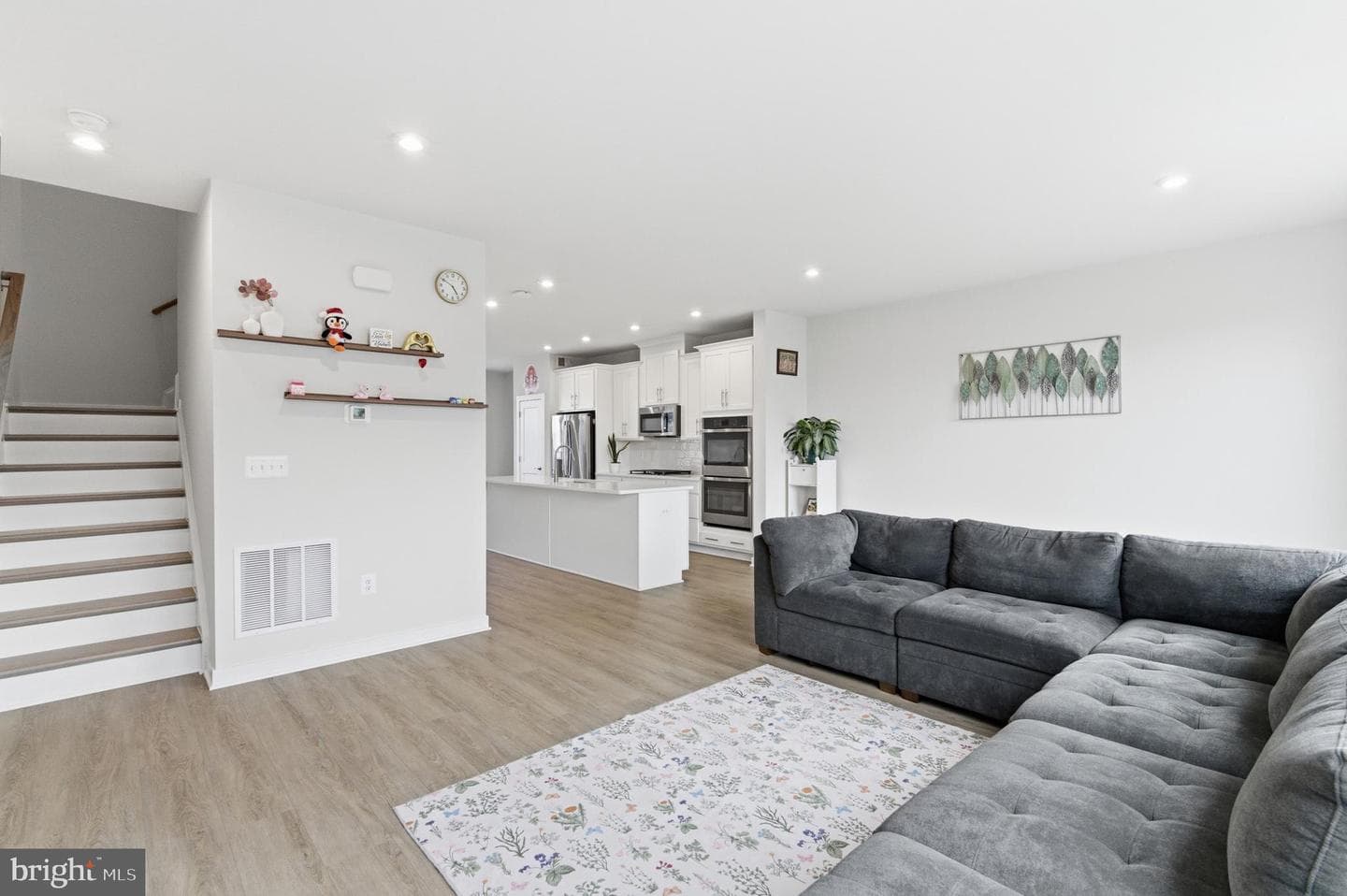 24173 Thurso Square photo 21
