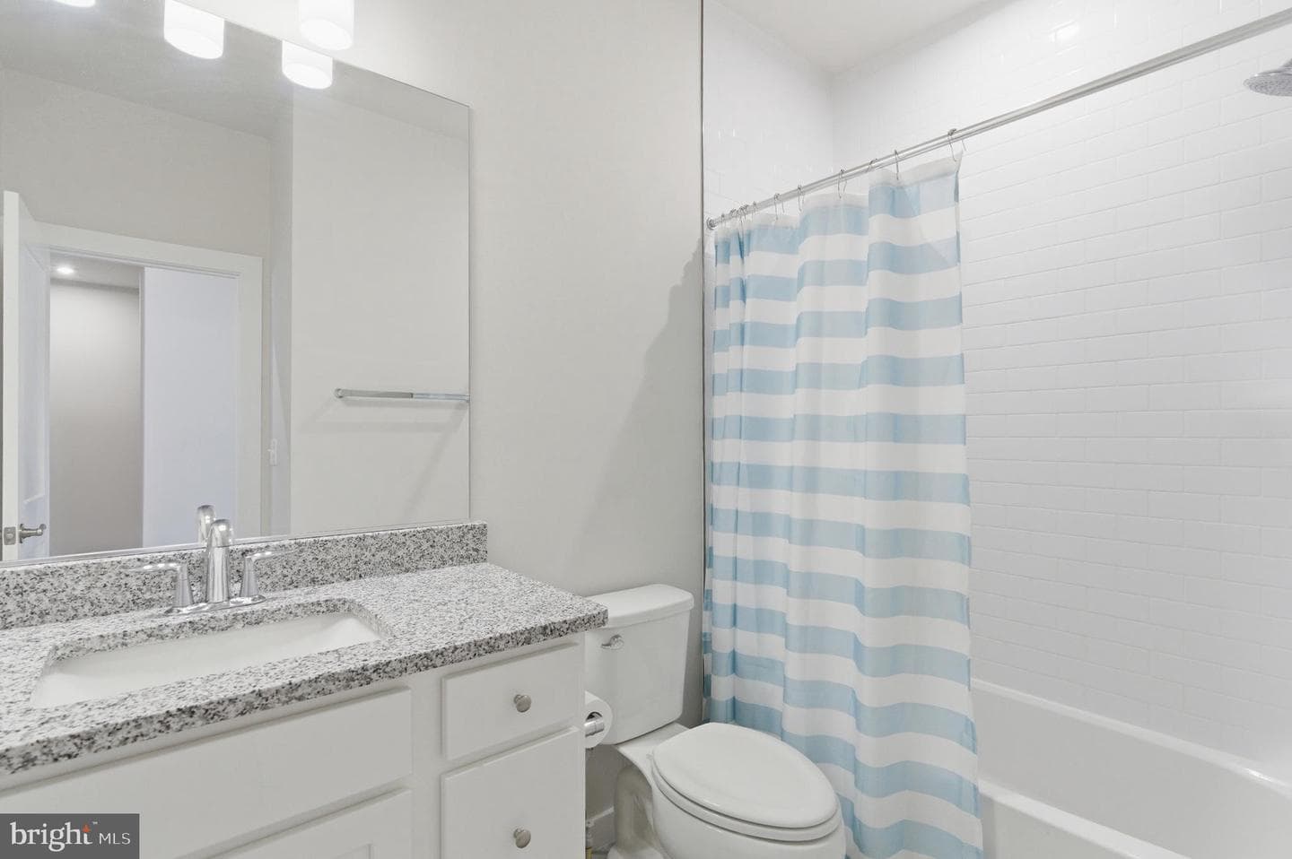 24173 Thurso Square photo 39