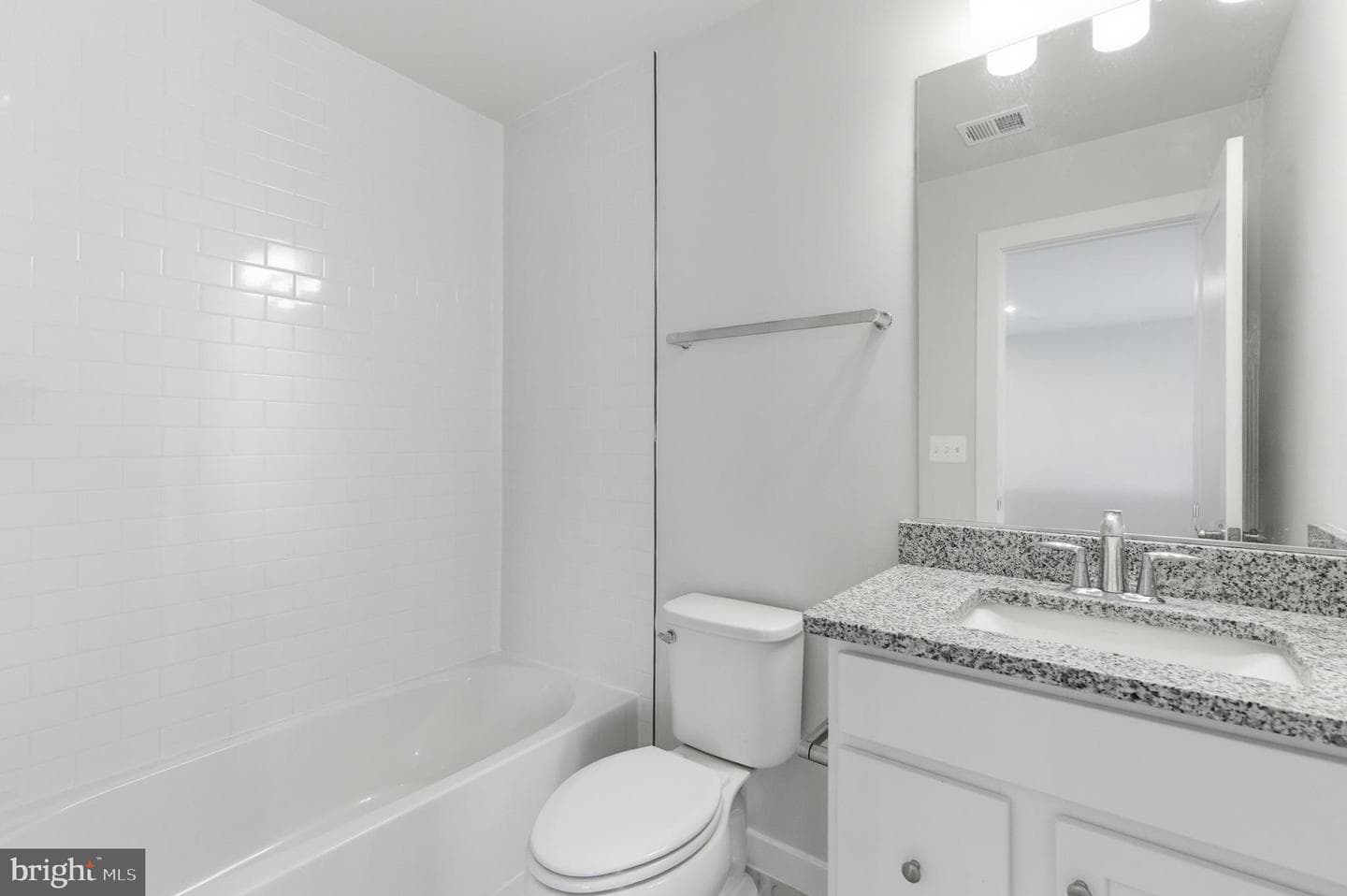 24173 Thurso Square photo 45