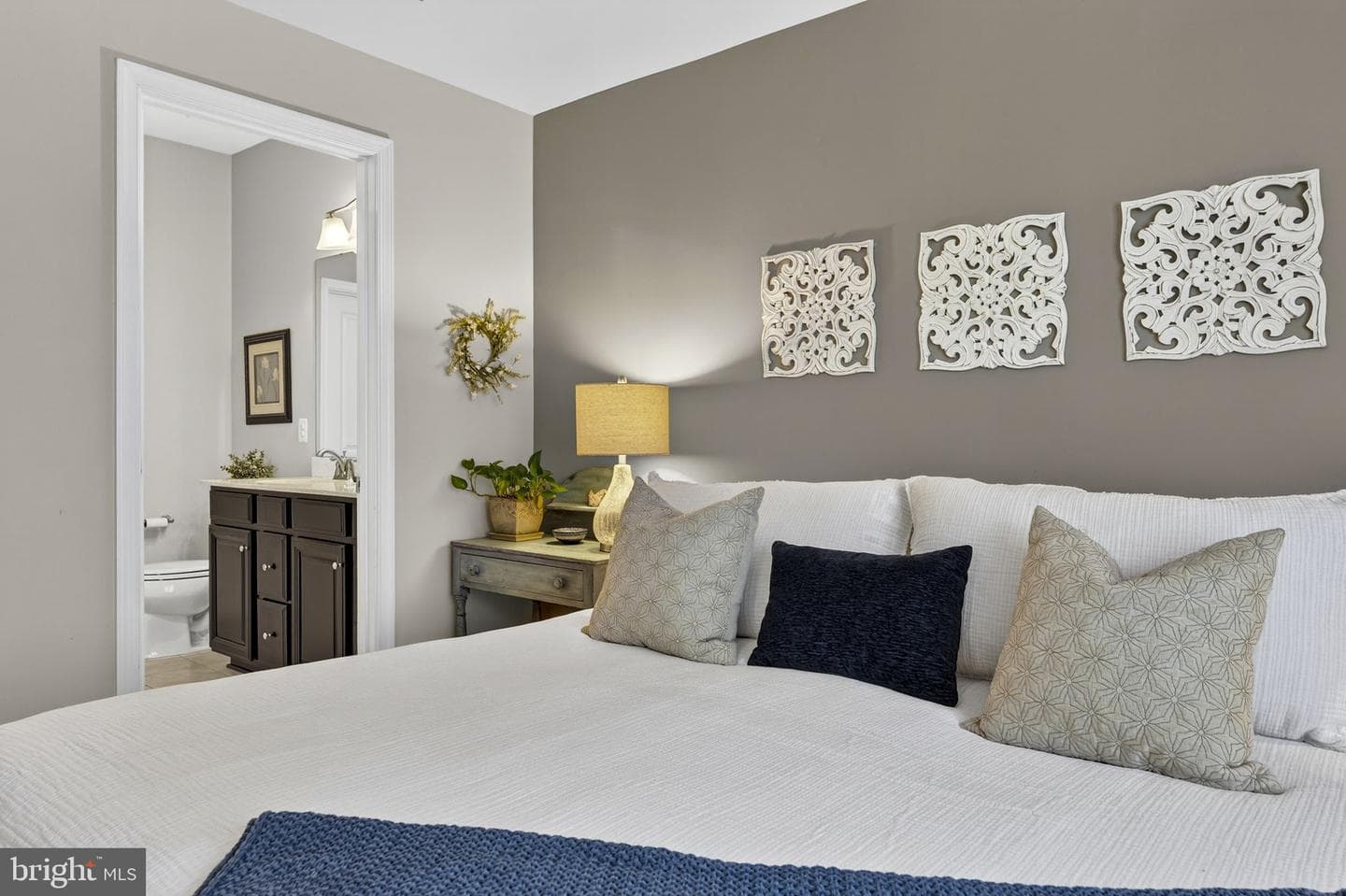 459 Haupt Square SE photo 32