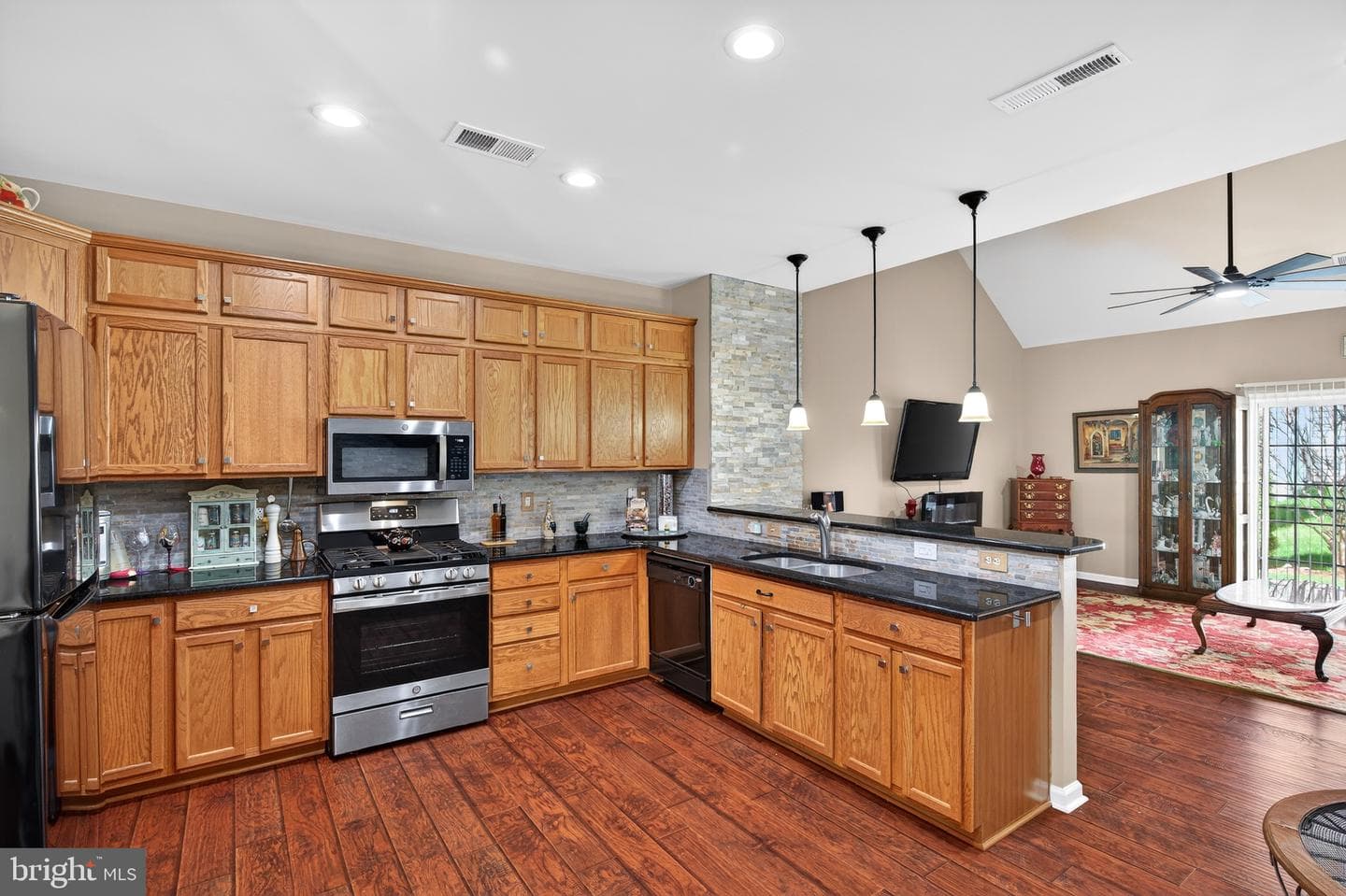 44348 Sunset Maple Drive photo 11